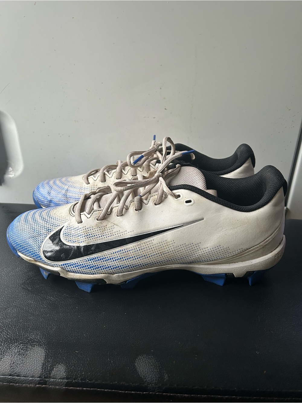 Nike Men’s Athletic Cleats - White & Blue